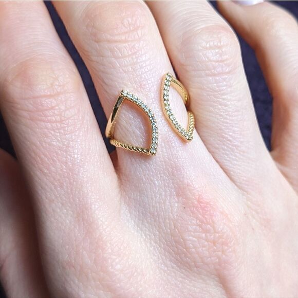 cz cocktail ring   - Picture 2 of 2